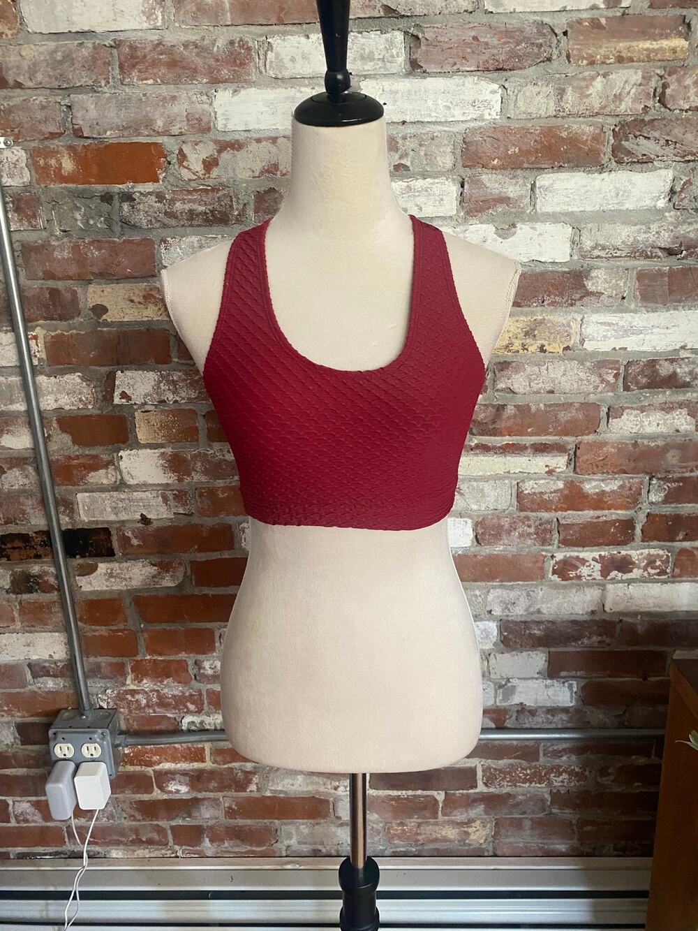 Booty by Brabants Burgundy Red Textured Sports Bra Top Scoop Neck Racerback